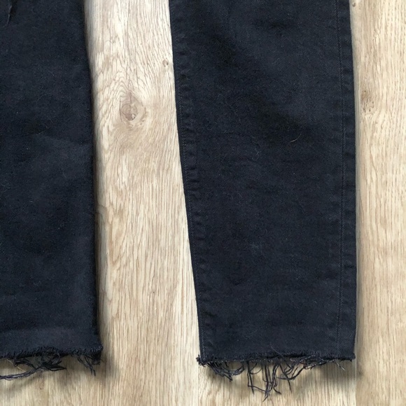 Levi wedgie Black Jeans (size 23, fits 24) - Picture 4 of 4